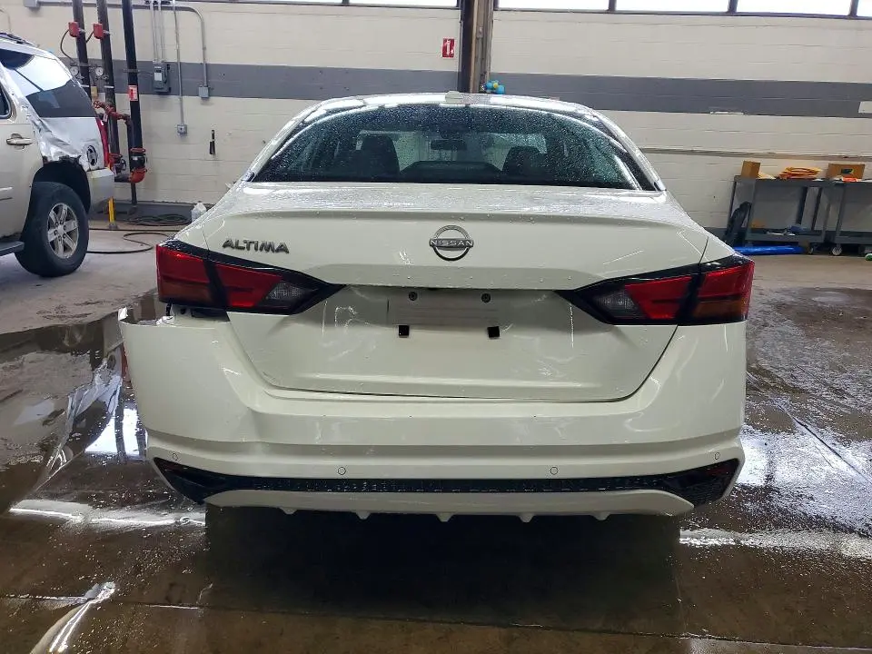 2025 NISSAN ALTIMA SV  