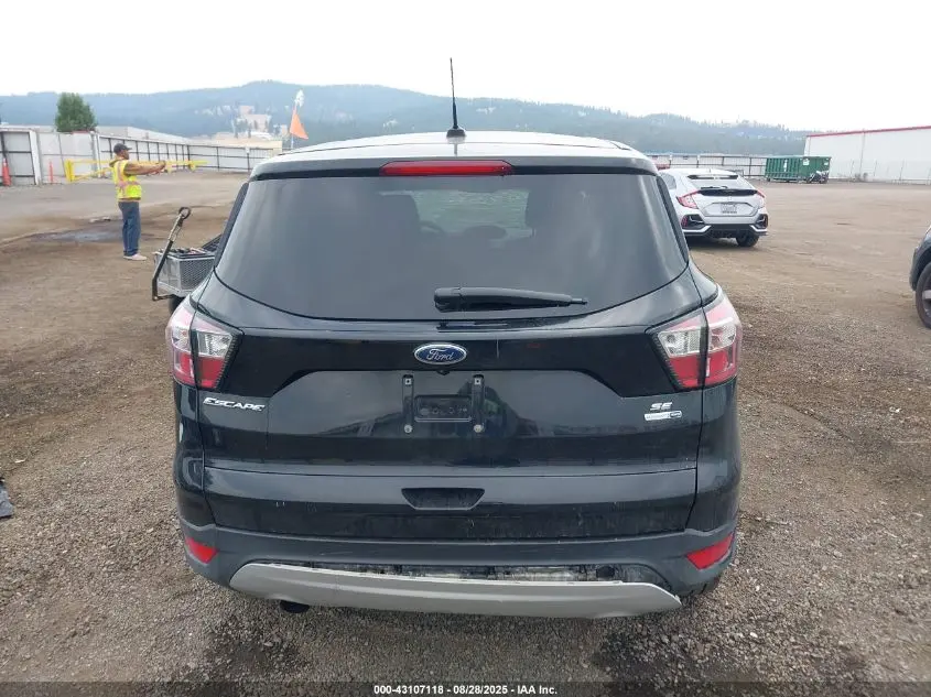 2017 FORD ESCAPE SE