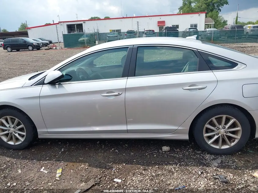 2019 HYUNDAI SONATA SE