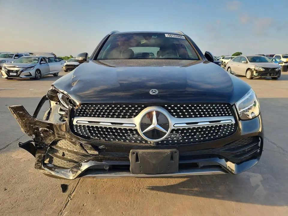 2020 MERCEDES-BENZ GLC 300  