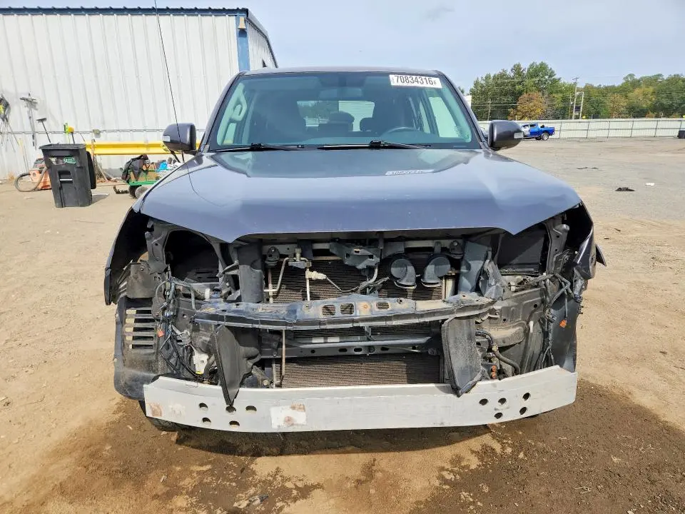 2011 TOYOTA 4RUNNER SR5  