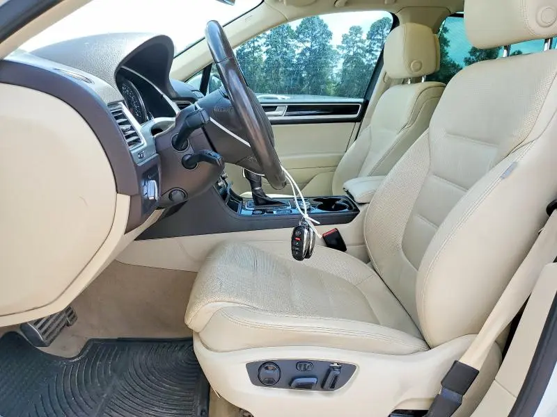 2017 VOLKSWAGEN TOUAREG EXECUTIVE  