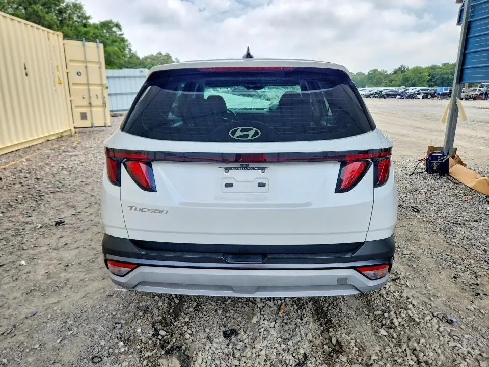 2025 HYUNDAI TUCSON SE  