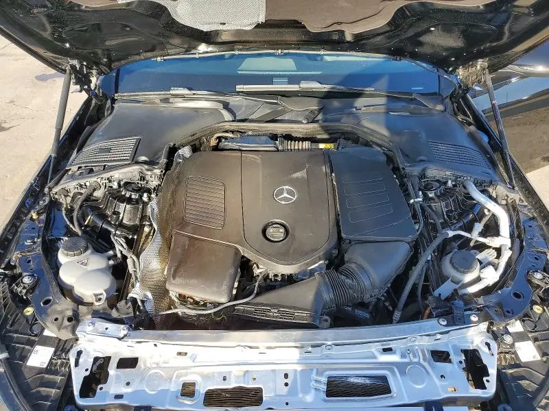 2025 MERCEDES-BENZ C 300  