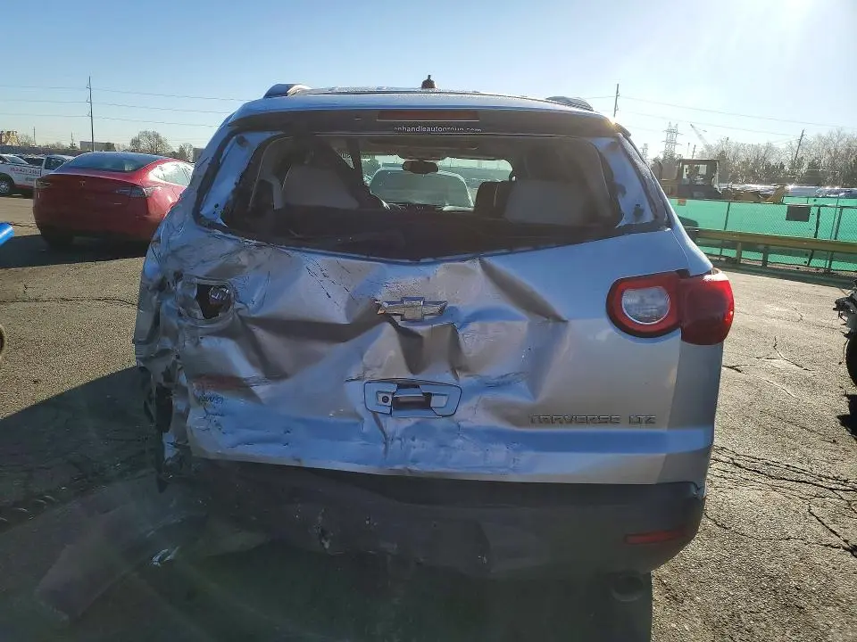 2010 CHEVROLET TRAVERSE LTZ  