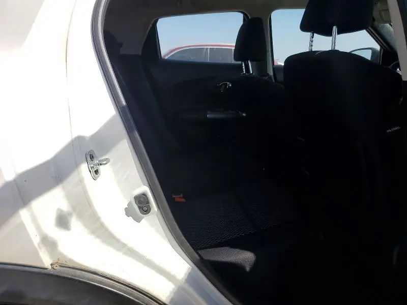 2015 NISSAN JUKE S  