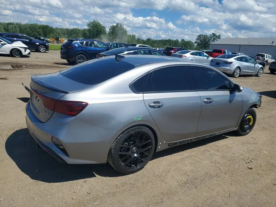 2023 KIA FORTE GT  
