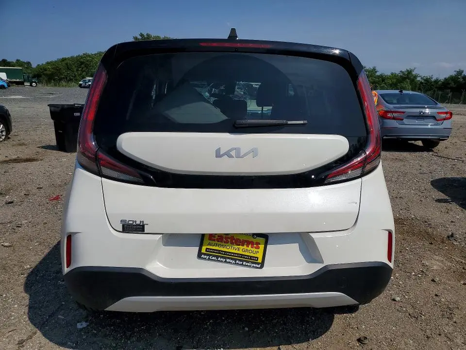 2025 KIA SOUL LX  