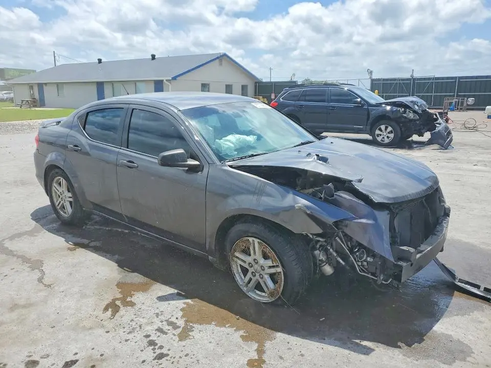2014 DODGE AVENGER SE  
