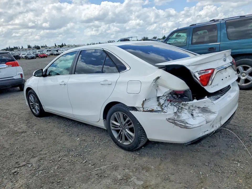 2016 TOYOTA CAMRY SE  