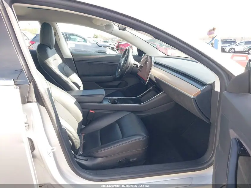 2018 TESLA MODEL 3 LONG RANGE/PERFORMANCE