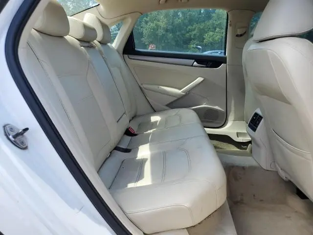 2014 VOLKSWAGEN PASSAT SE