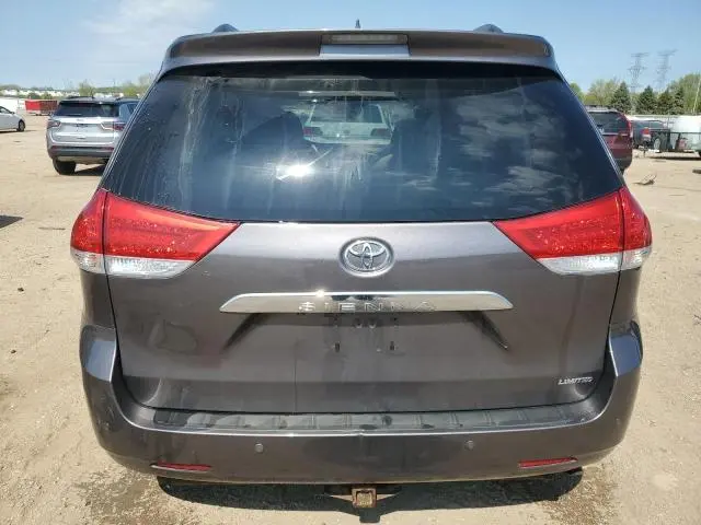 2011 TOYOTA SIENNA XLE