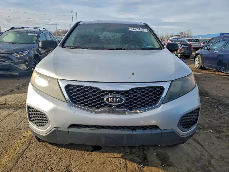 2011 KIA SORENTO BASE  