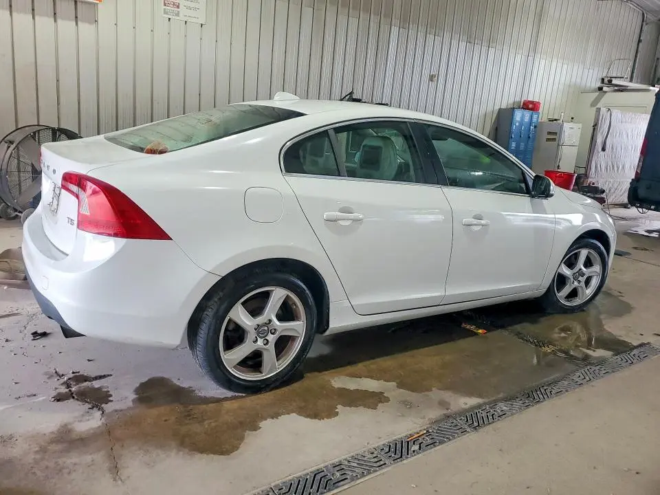 2012 VOLVO S60 T5  