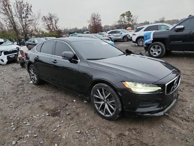 2017 VOLVO S90 T6 MOMENTUM  