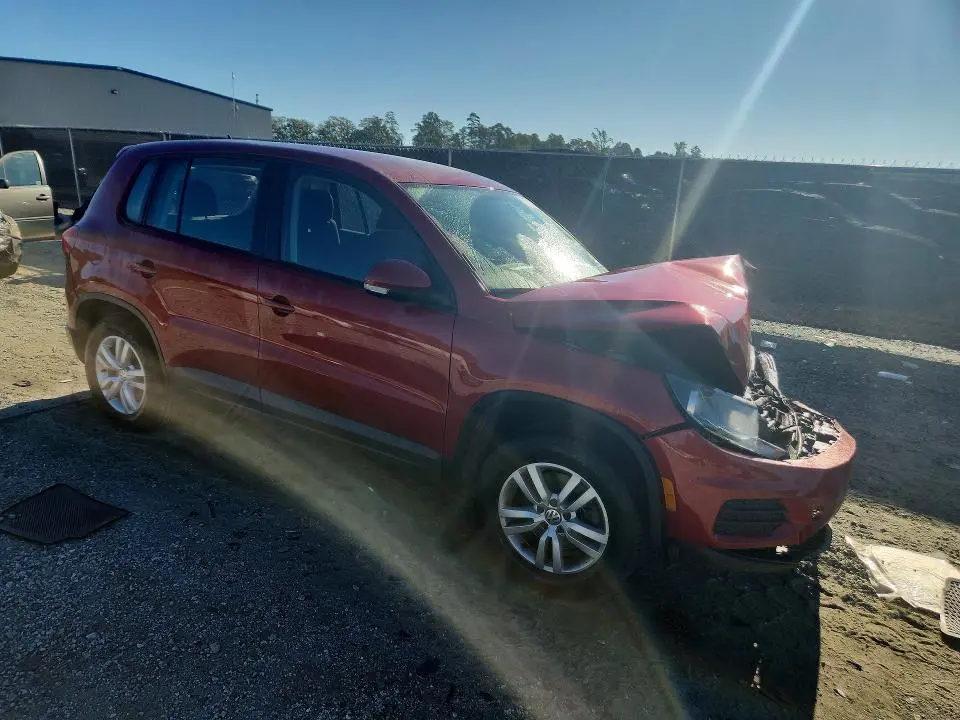 2014 VOLKSWAGEN TIGUAN S  