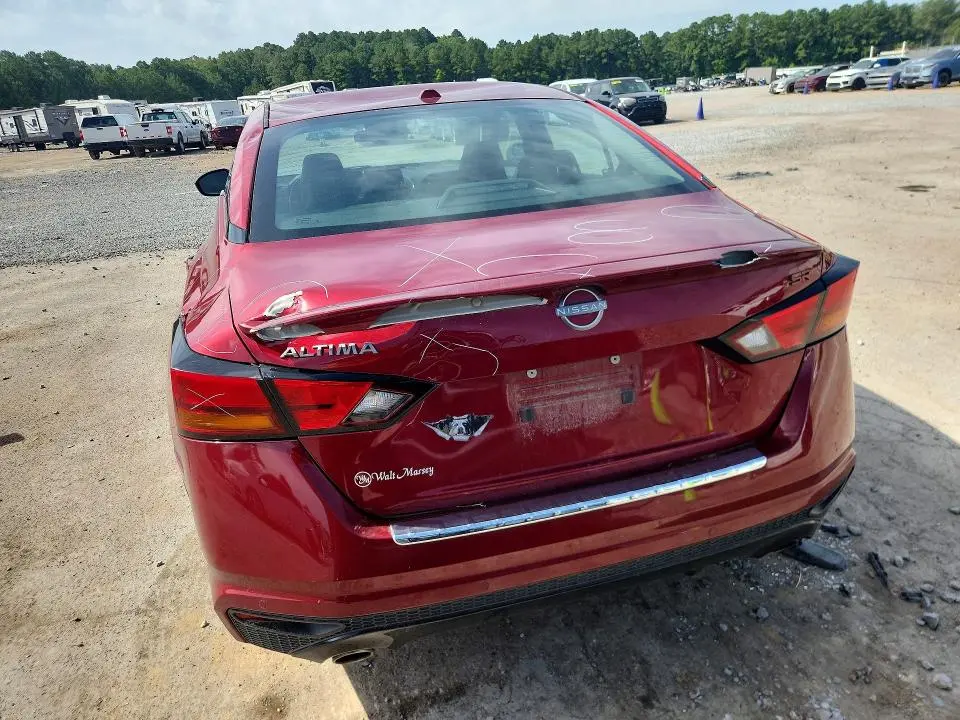 2023 NISSAN ALTIMA SR  