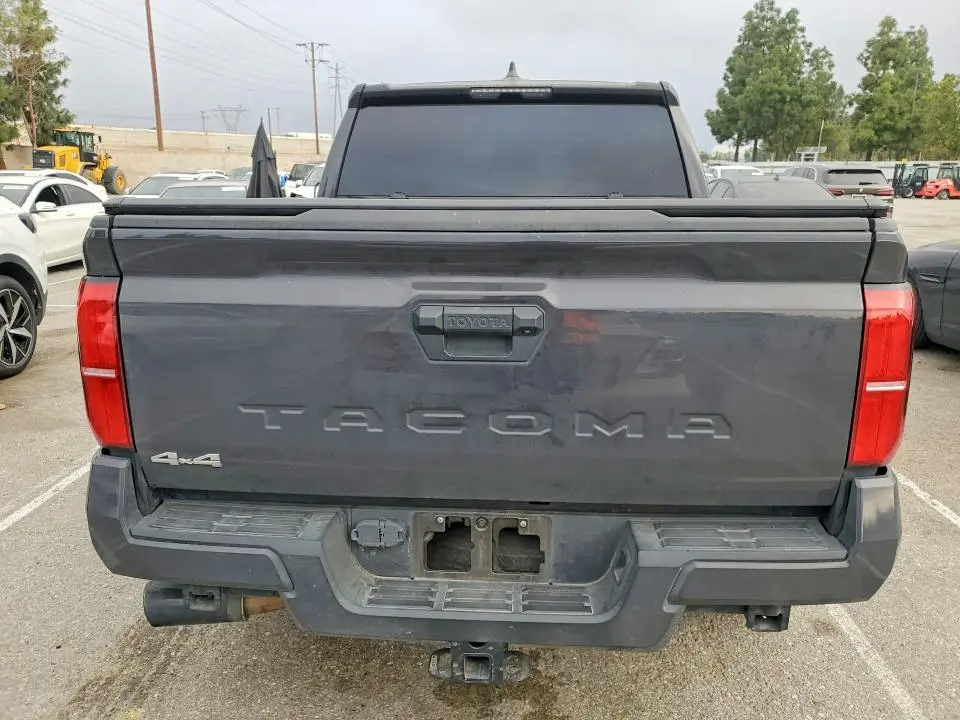 2024 TOYOTA TACOMA SR5  