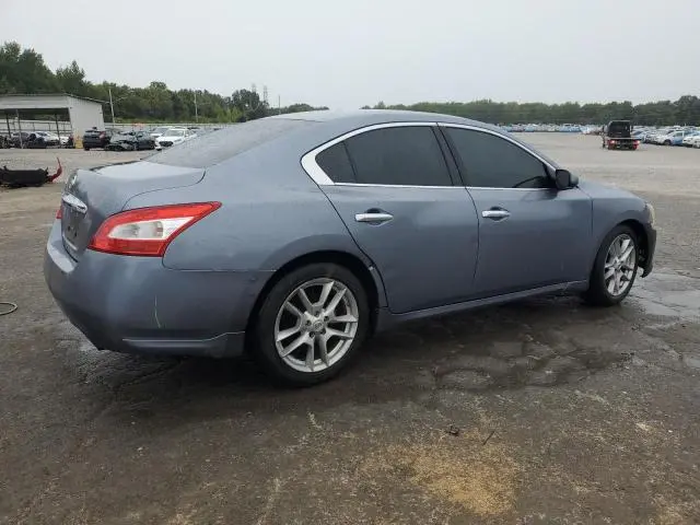 2010 NISSAN MAXIMA S  