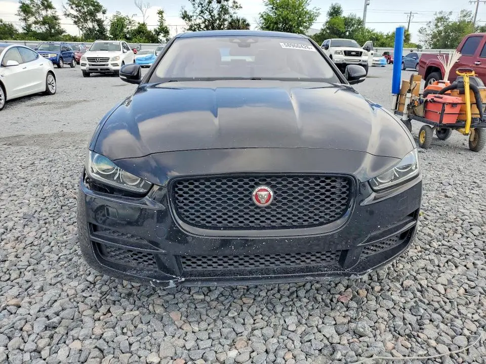 2018 JAGUAR XE PREMIUM  