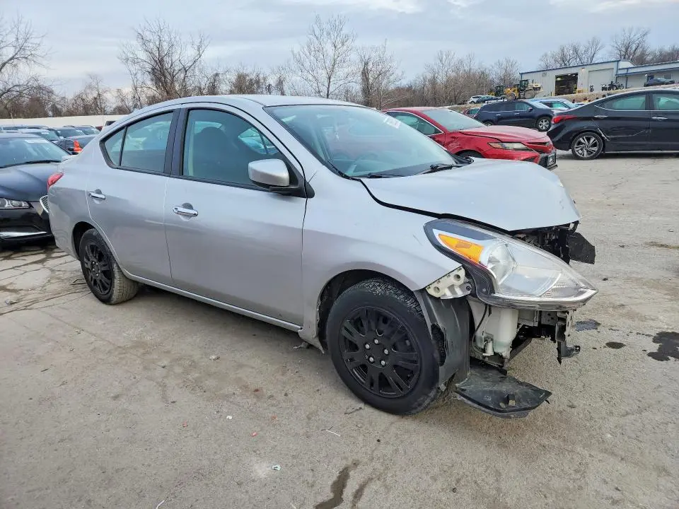 2019 NISSAN VERSA SV  