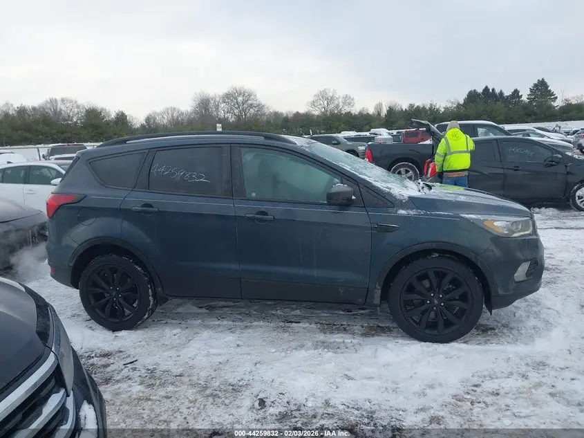 2019 FORD ESCAPE SE