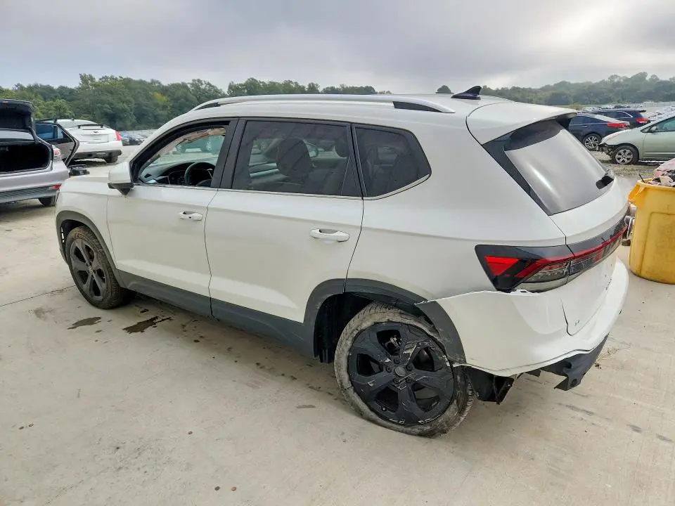 2025 VOLKSWAGEN TAOS SE  