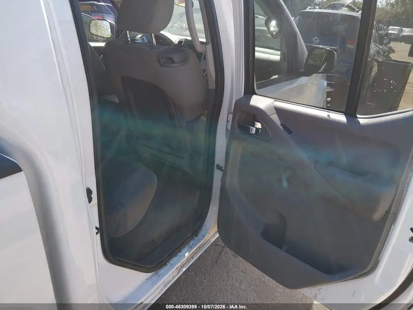 2012 NISSAN FRONTIER SV