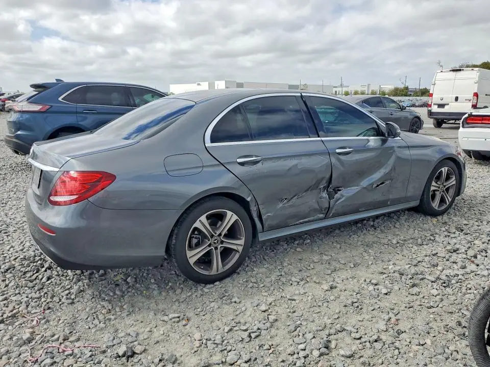 2019 MERCEDES-BENZ E 300  