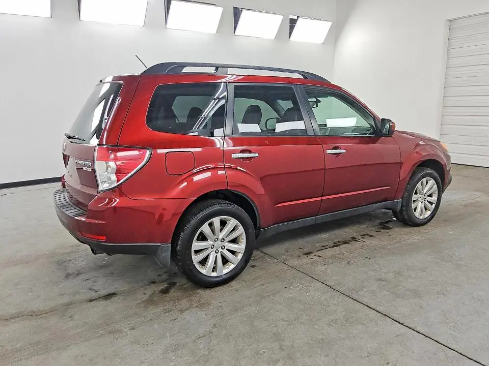 2013 SUBARU FORESTER LIMITED  