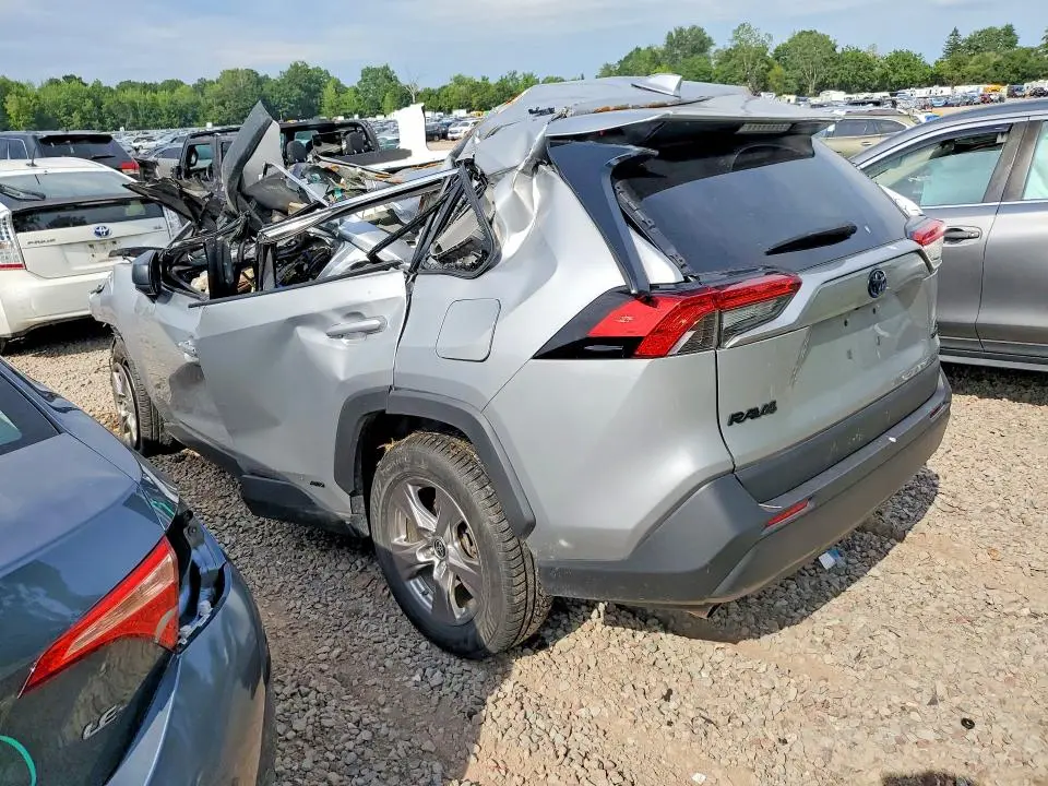 2022 TOYOTA RAV4 LE  