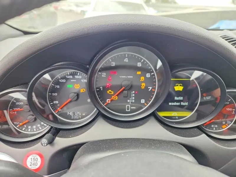 2014 PORSCHE CAYENNE   