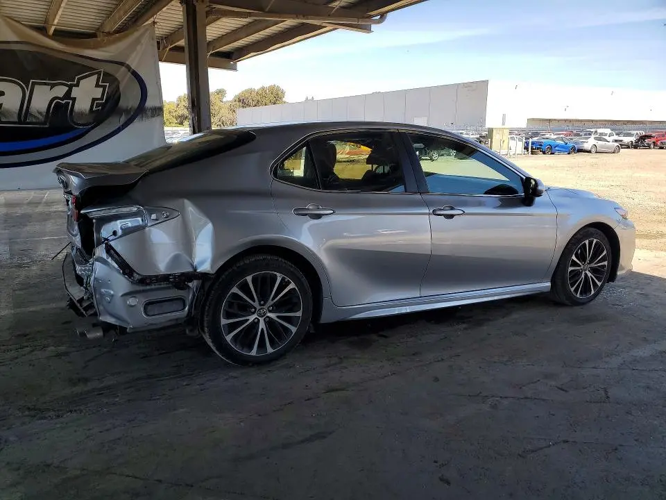 2018 TOYOTA CAMRY SE  