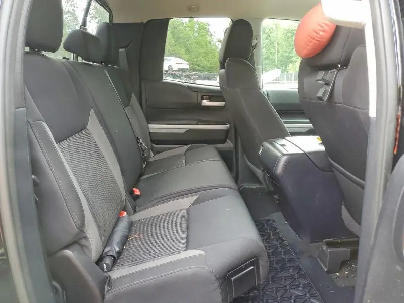 2017 TOYOTA TUNDRA SR5  