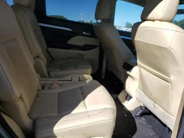 2015 TOYOTA HIGHLANDER XLE  