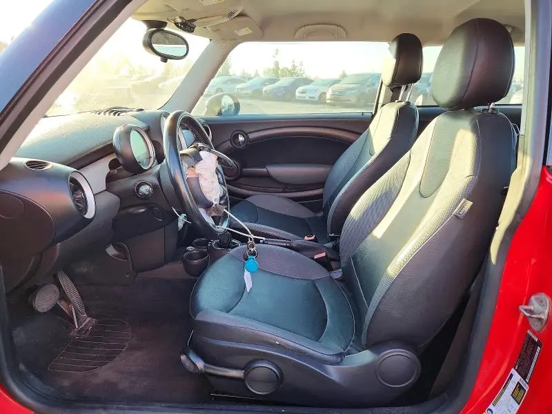 2010 MINI COOPER   