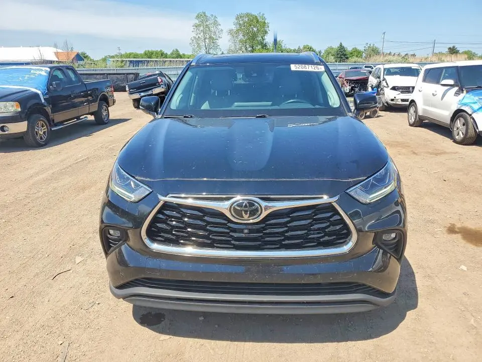 2021 TOYOTA HIGHLANDER LIMITED  