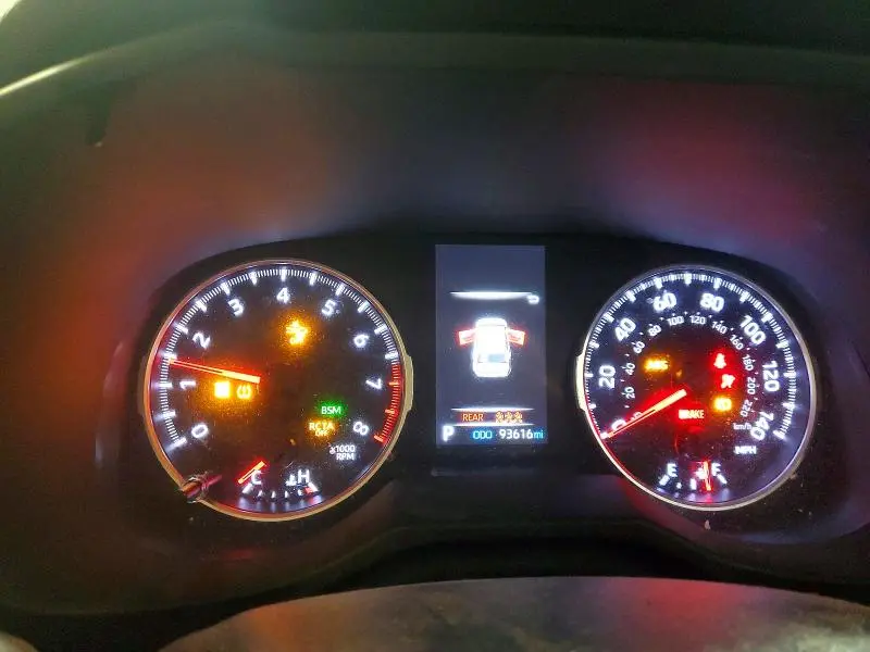 2022 TOYOTA RAV4 XLE  