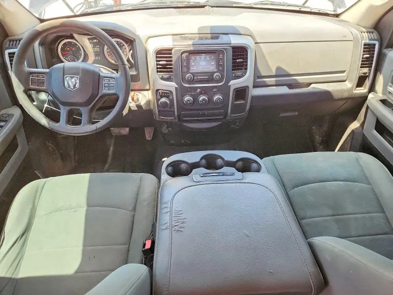 2016 RAM 1500 SLT  
