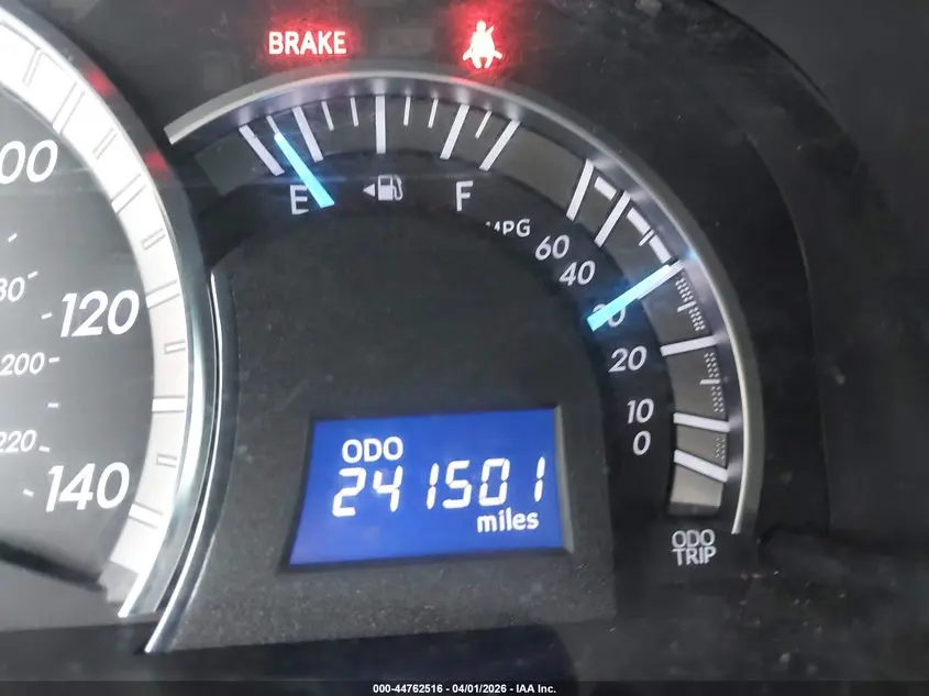 2014 TOYOTA CAMRY SE