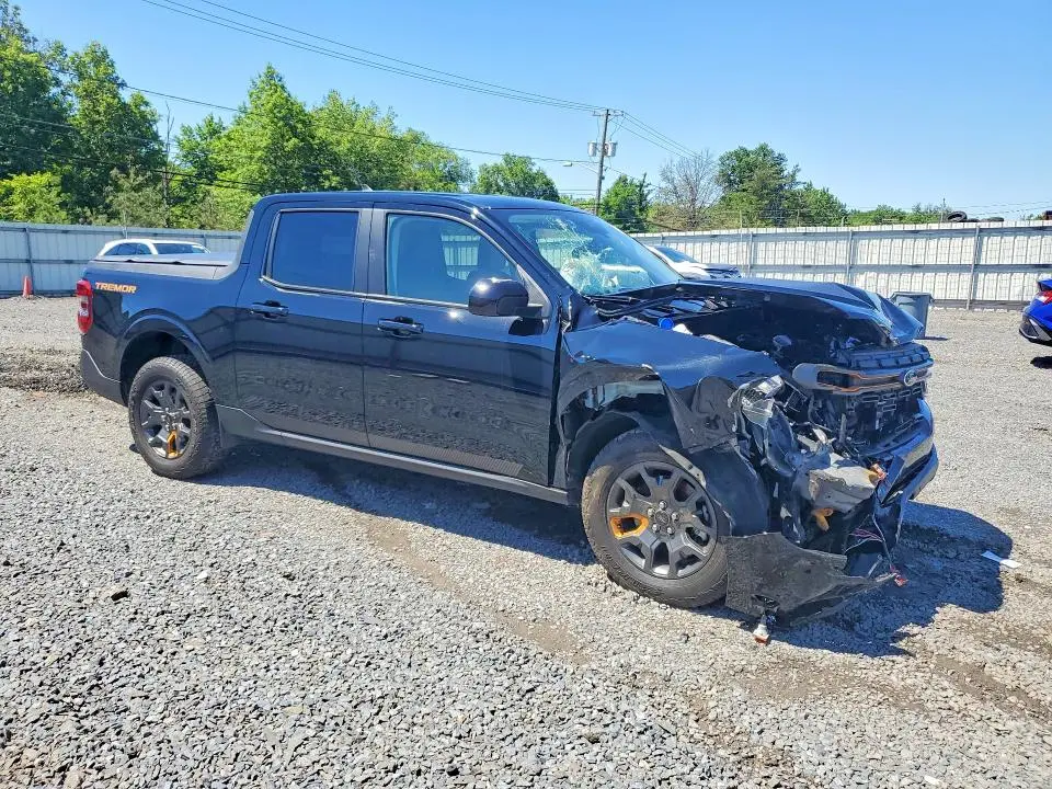 2024 FORD MAVERICK LARIAT TREMOR  