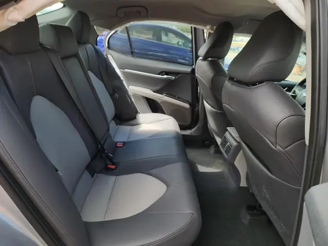 2020 TOYOTA CAMRY XLE  