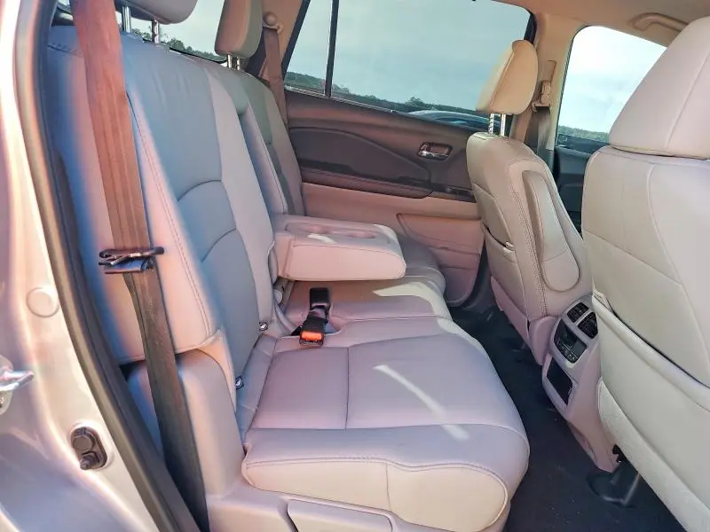 2022 HONDA PILOT SE  