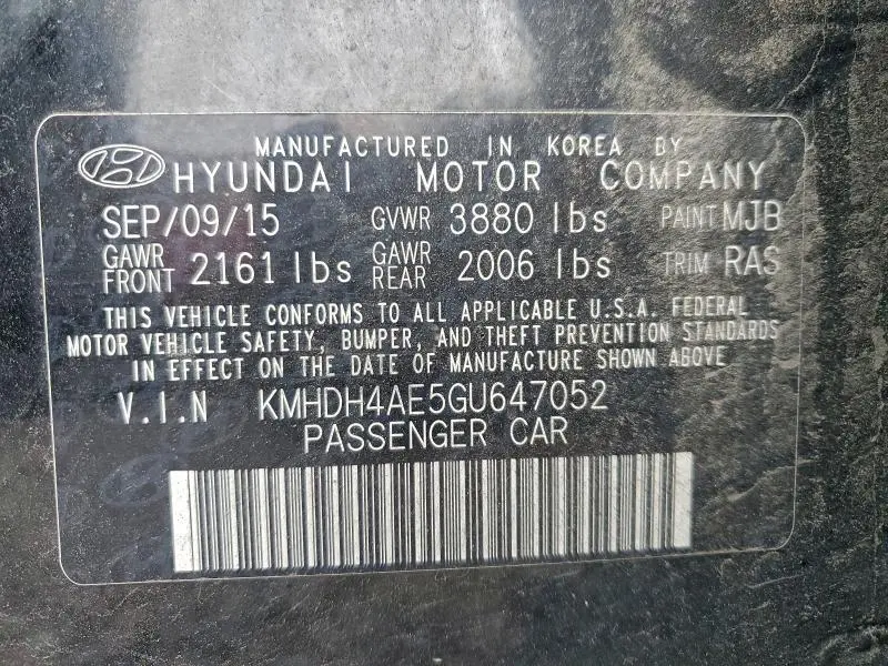 2016 HYUNDAI ELANTRA SE  