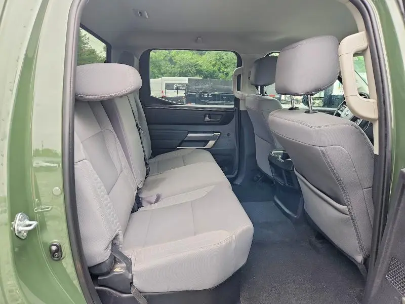 2022 TOYOTA TUNDRA SR5  
