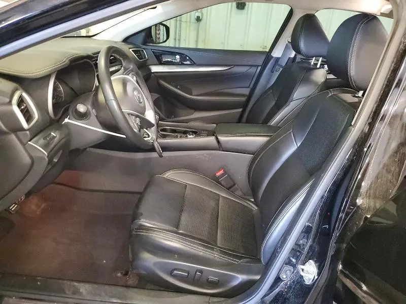 2022 NISSAN MAXIMA SV  