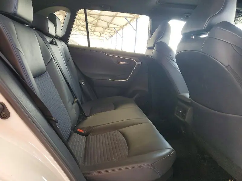 2019 TOYOTA RAV4 XSE  