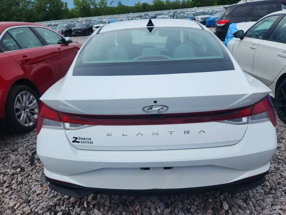 2022 HYUNDAI ELANTRA SEL  