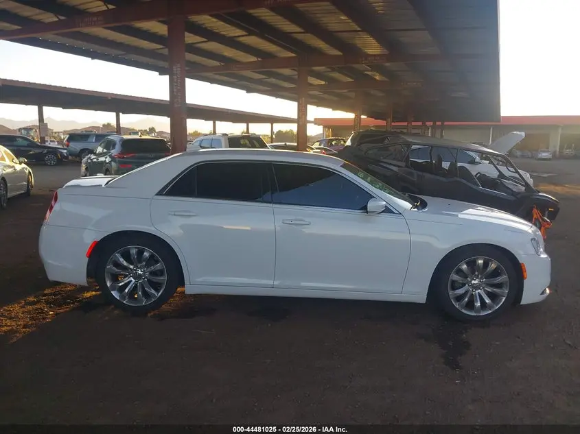 2019 CHRYSLER 300 TOURING